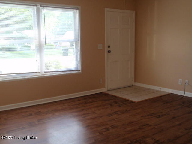 Photo - 10016 Robsion Rd