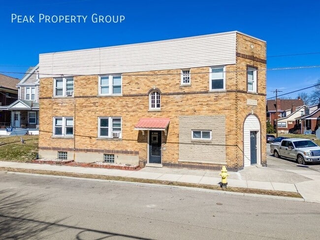 Building Photo - 1772 Williams Ave Unit 9