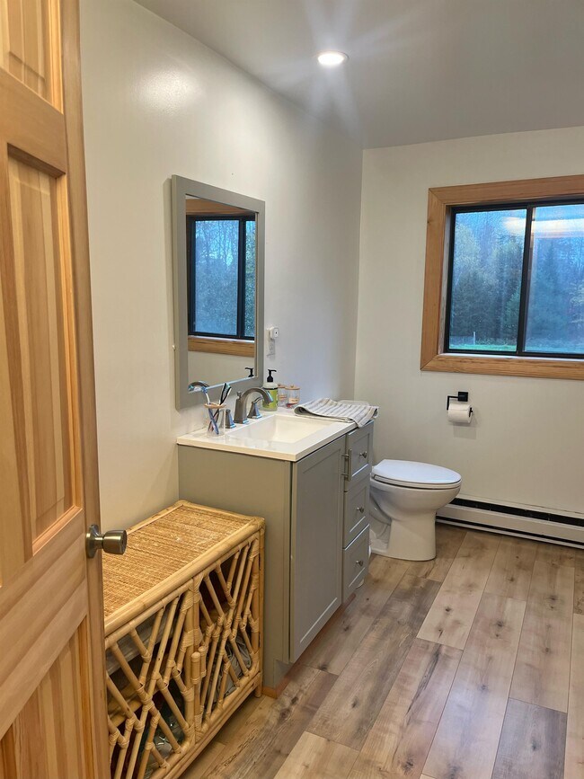 Photo - 725 Bacon Rd