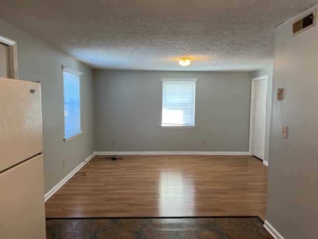 Photo - 1214 Golf St