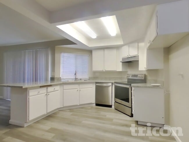 Photo - 516 Asbury Ln