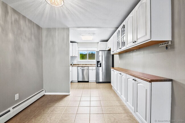 Photo - 35 Carillon Dr Unit # D