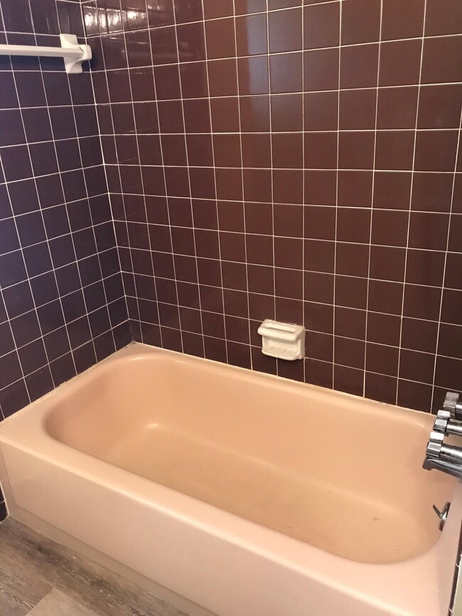 Photo - 1250 E 276th St