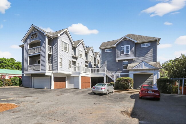 Building Photo - 3-Story Townhome in Historic Fourth Ward – Uptown Living