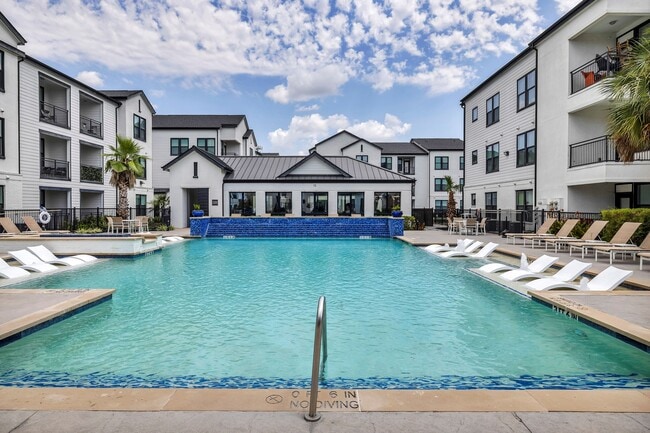 Photo - The Peri on Westheimer