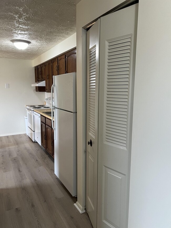 Photo - 995 Heather Ridge Dr