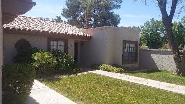 Building Photo - STUNNING SCOTTSDALE REMODEL!!