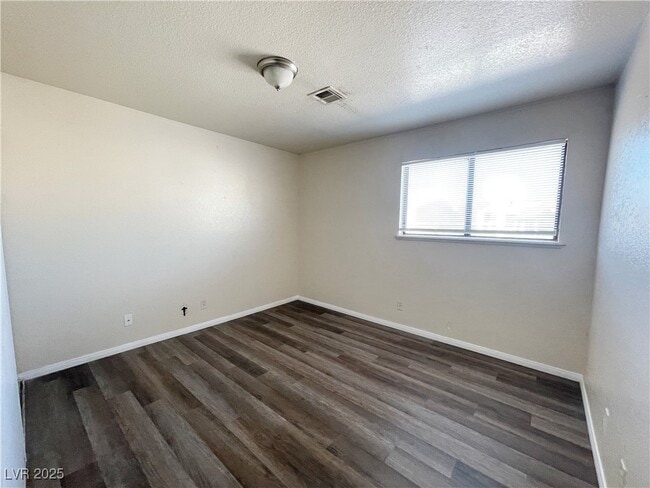 Building Photo - 6917 Mendon Ln Unit 4