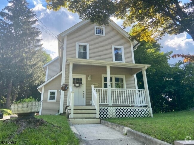 Building Photo - 132 Sparta Ave Rental