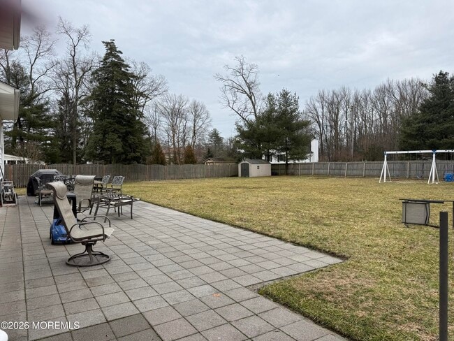 Building Photo - 5 Ash St