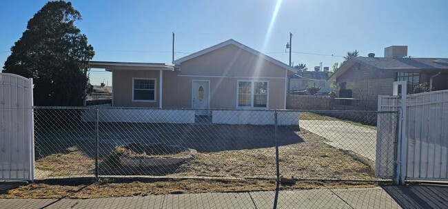 Photo - 8828 Kenneth St House