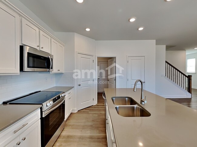 Photo - 1028 Highland Walk