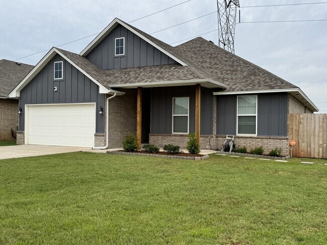 Bright & Airy 4-Bedroom Home in Deer Creek! - Bright & Airy 4-Bedroom Home in Deer Creek!