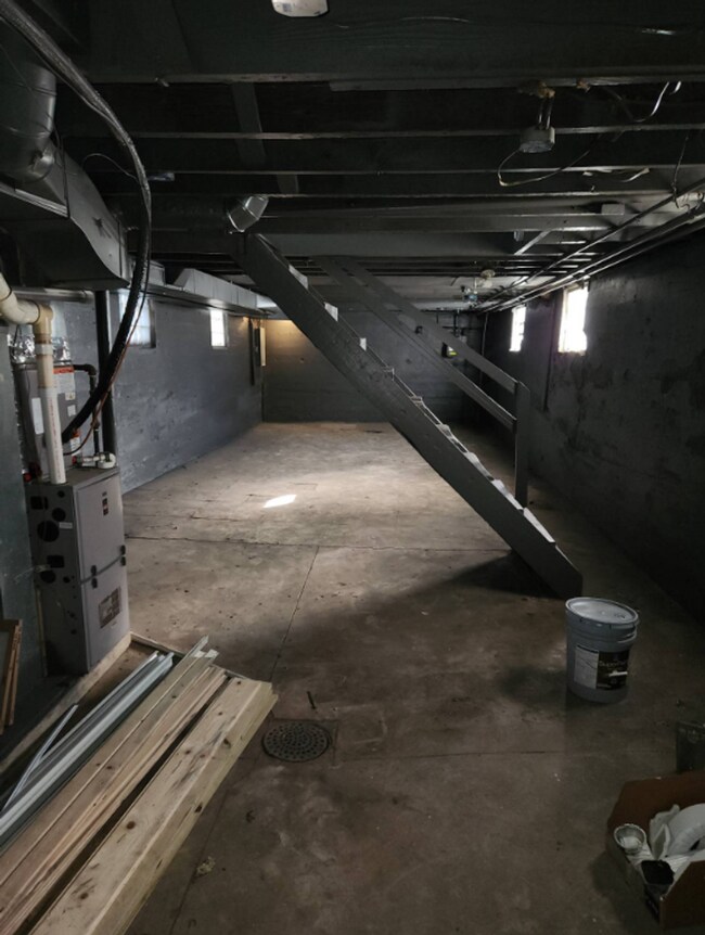 Photo - 3 bedroom 2 bath with Garage