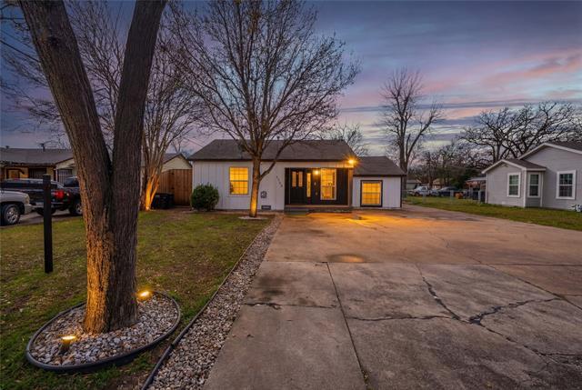 Photo - 3732 Honeysuckle Ave