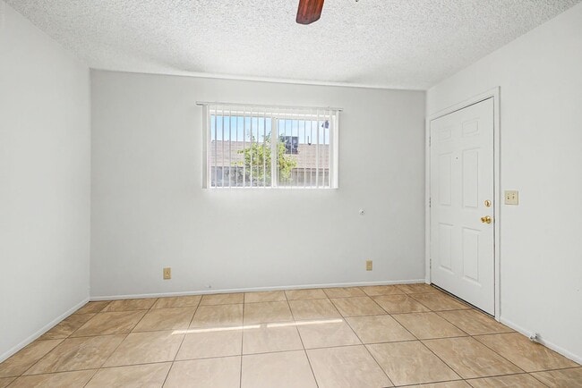 Photo - 2931 E Beck Ln Unit 1