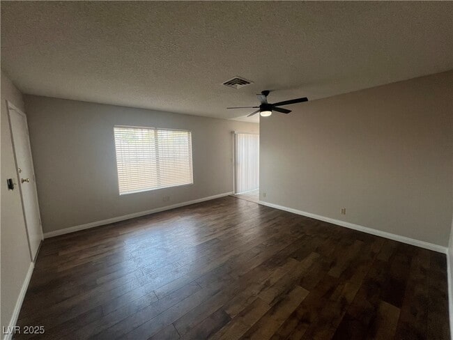 Building Photo - 6976 Mountain Meadow Ln Rental