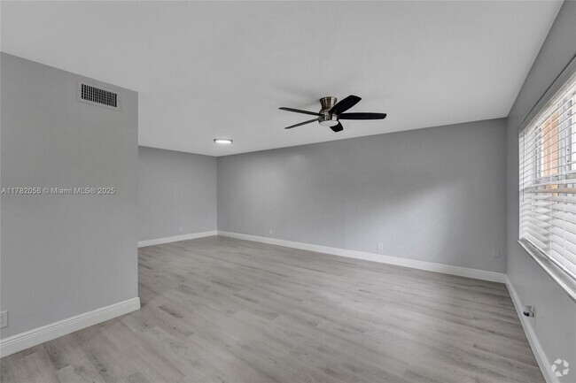 Building Photo - 5963 NW 25th Ct Unit 210 Rental