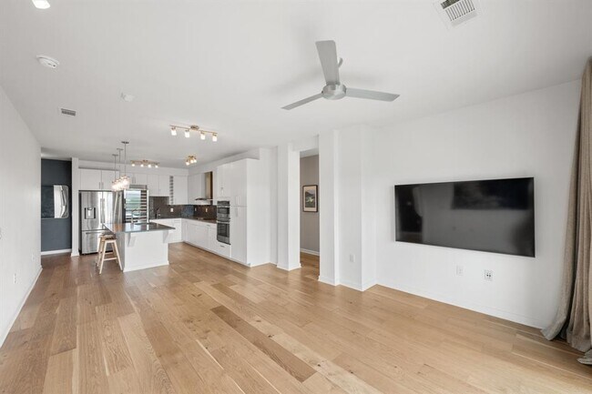 Photo - 3600 S Lamar Blvd Unit 401