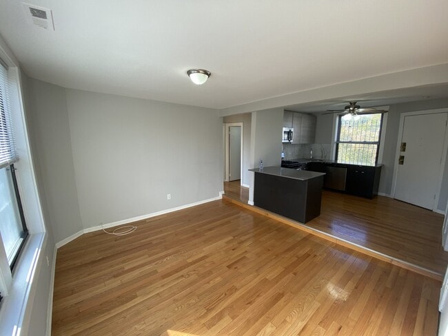 Photo - 2608 W Le Moyne St Unit 3
