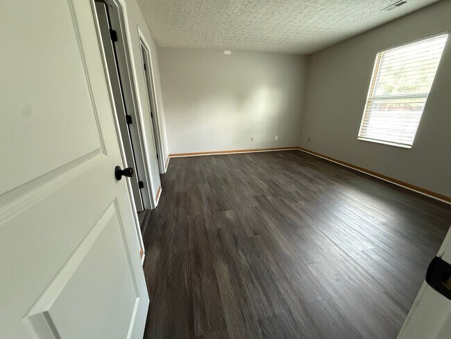 Photo - 3243 Meridian Rd