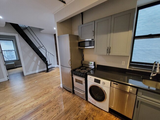 Photo - 221 E 23rd St Unit 19