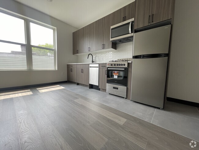 Building Photo - 138 Mallory Ave Rental