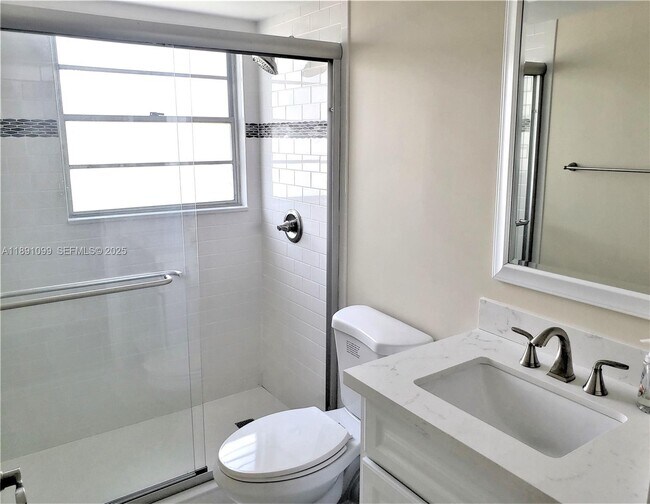 Photo - 98 Fanshaw C Unit 98