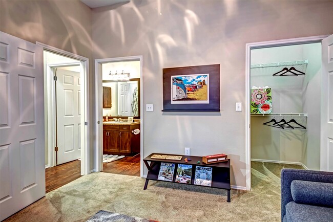 Photo - 6607 Brodie Ln Unit a1.521