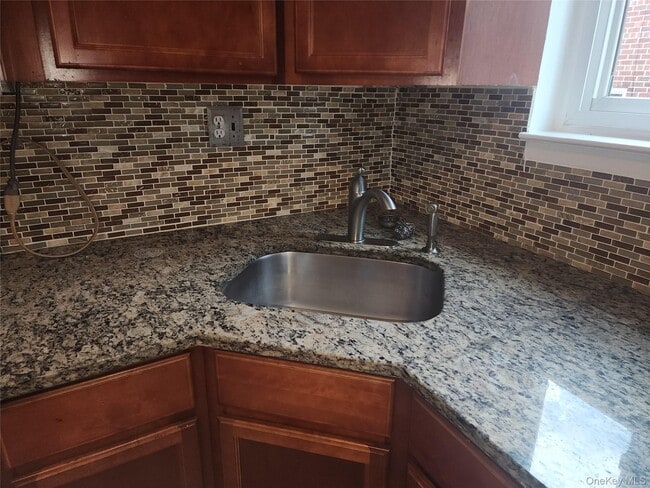 Photo - 65-08-65-77 77th St Unit 2
