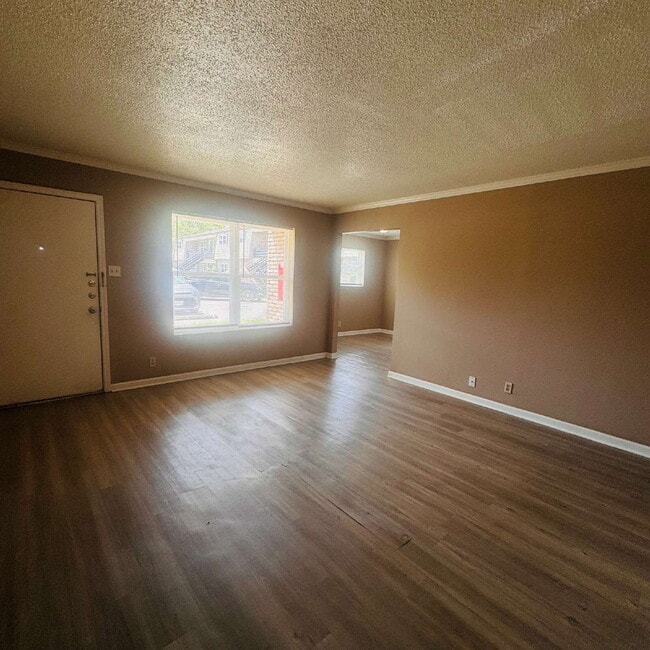 Photo - Welcome Home to your 2 Bedroom | 1 Bathroom Apartment Home located at Chateau Royal in Orange, TX! Unidad 30