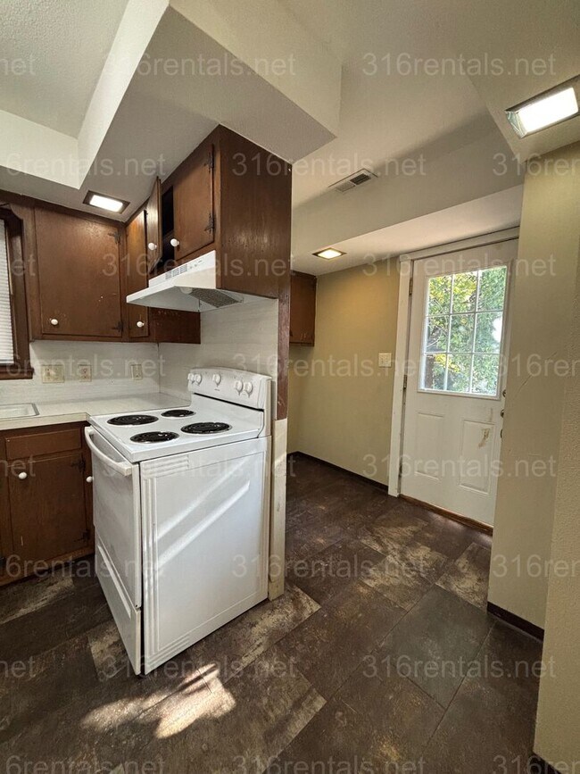 Photo - 512 Benton Ave