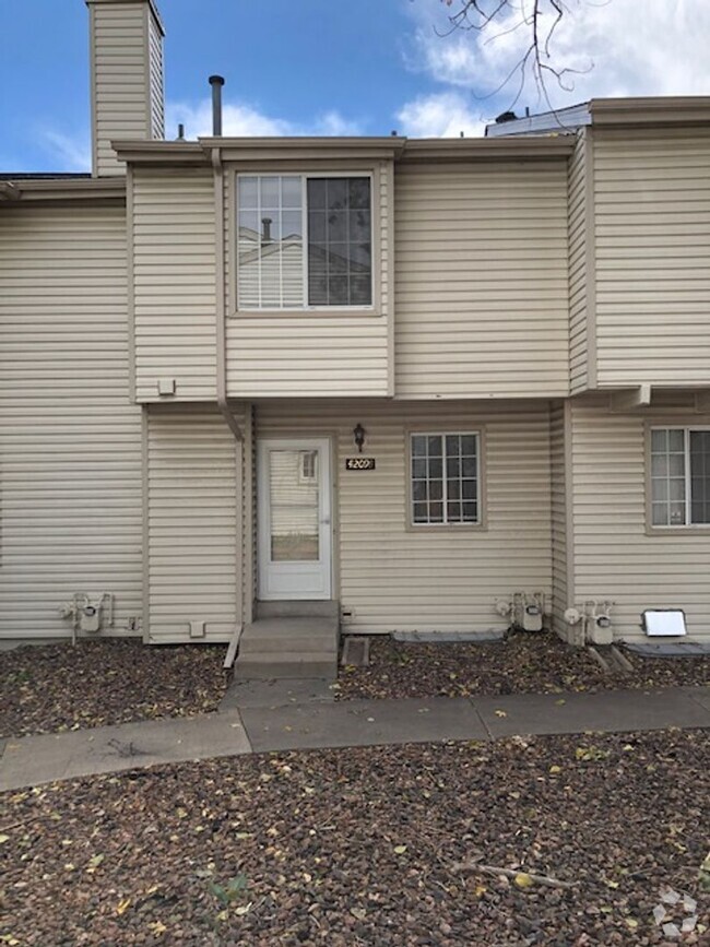 Building Photo - Town home for rent in Aurora CO 80013