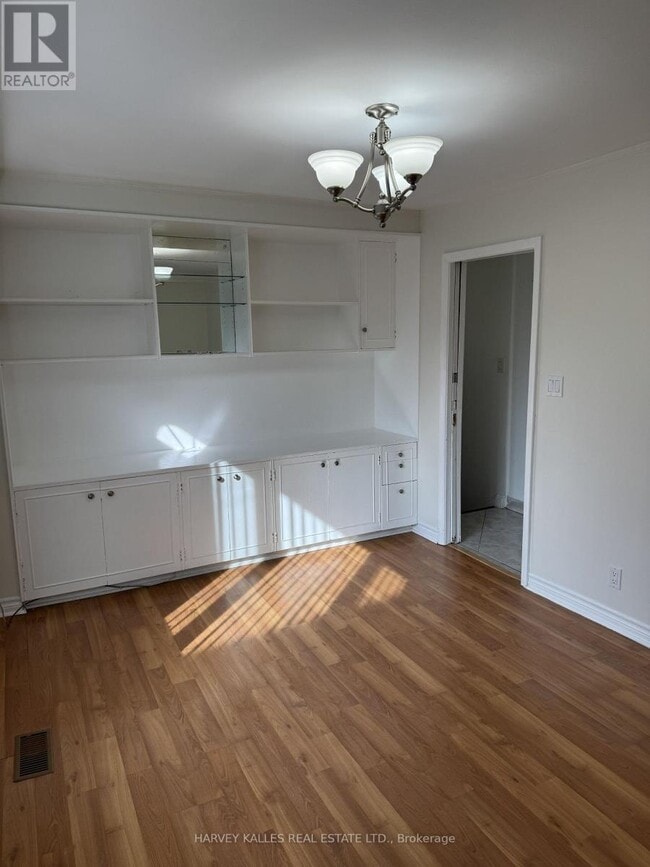 Photo - 258 Maxwell St