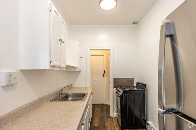 Studio - 450SF - Kitchen