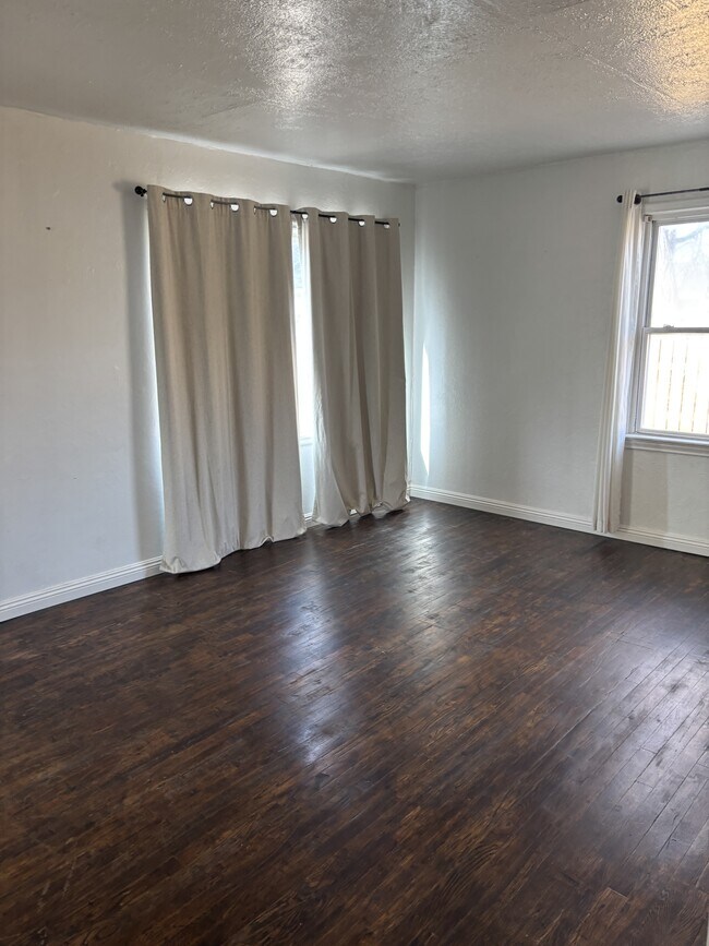 Photo - 394 Warren Ave