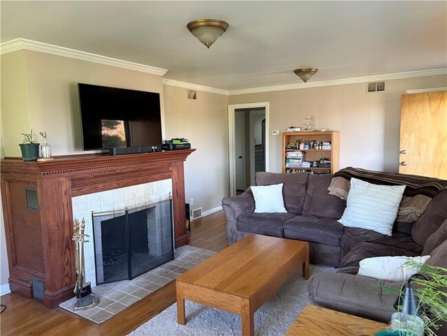 Photo - 359 Dorseyville Rd