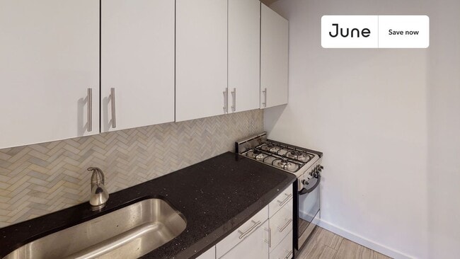 Photo - 534 E 14th St Unit 14