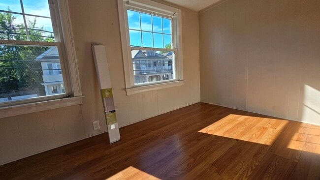 Photo - 158 W Adams St Unit 3