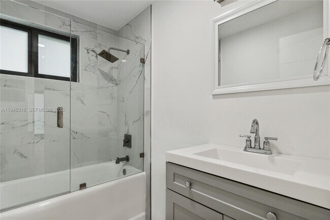 Photo - 8020 Crespi Blvd Unit 2