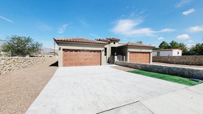 Photo - 125 Loma Vista Dr Unit A