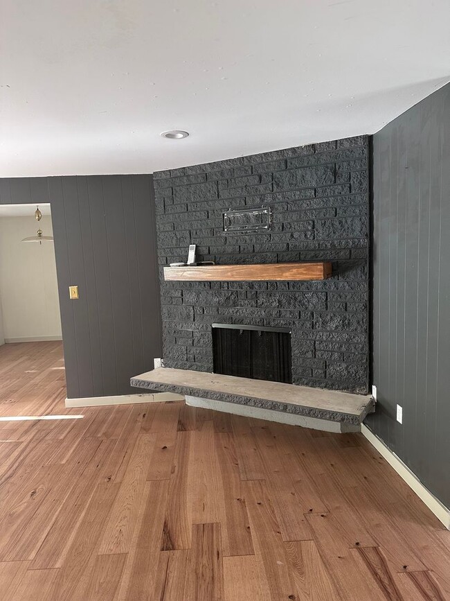 Building Photo - 6819 S Langston Rd Unit 2