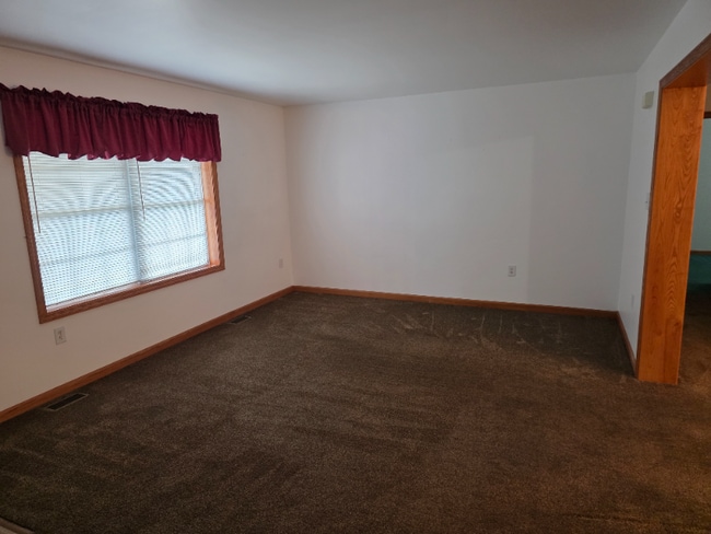 Photo - 405 Merri Ln