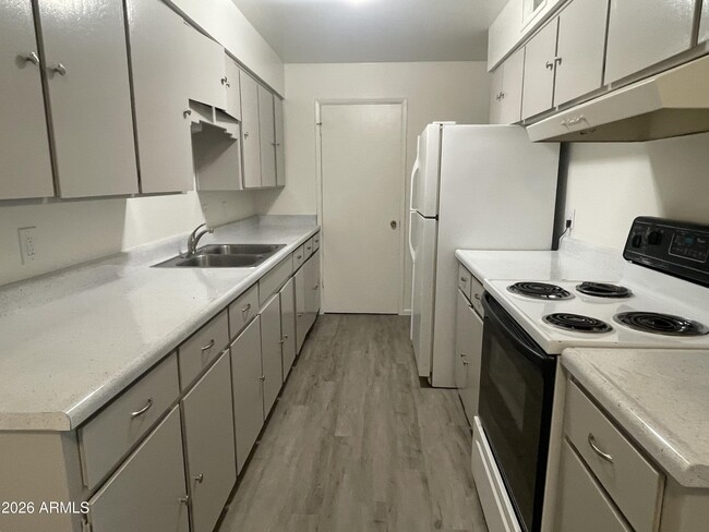 Building Photo - 4719 N 15th Ave Unit 4