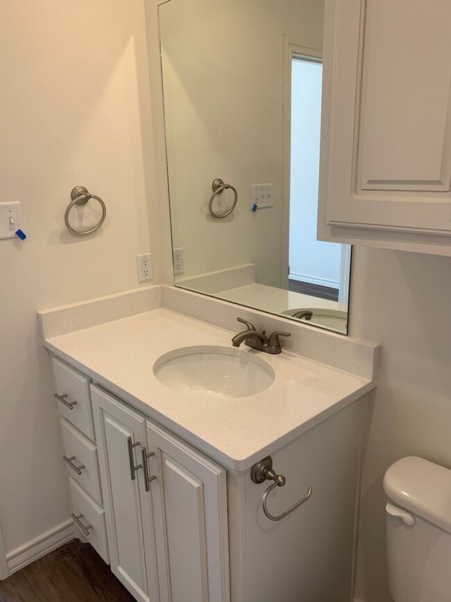 Building Photo - Beautiful brand new!! All the bells and wh... Unit B(2) Rental