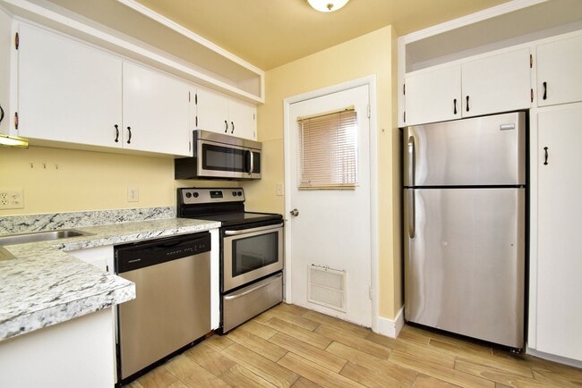 Photo - 7211 Ramanee Dr Unit B