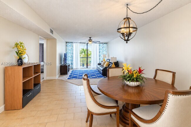 Photo - 1401 W Golfview Dr