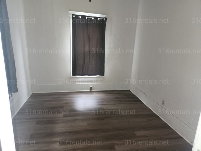 Photo - $1150 - 3 bedroom / 2 bathroom - Single Family Home