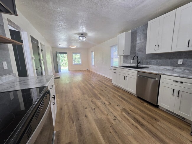 Photo - 103 N Francis St