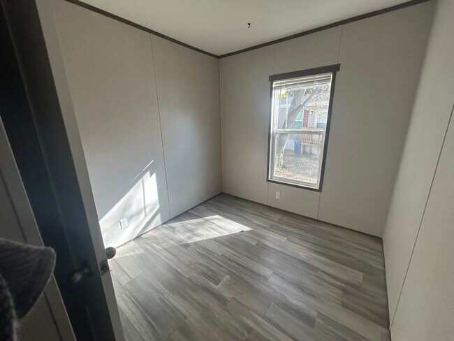 Photo - 7519 Dorr St